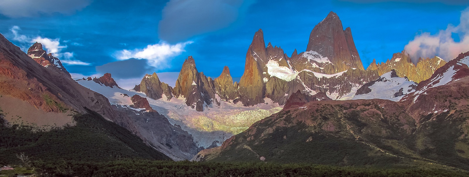 Mountain range as part of our Patagonia Trekking Tours