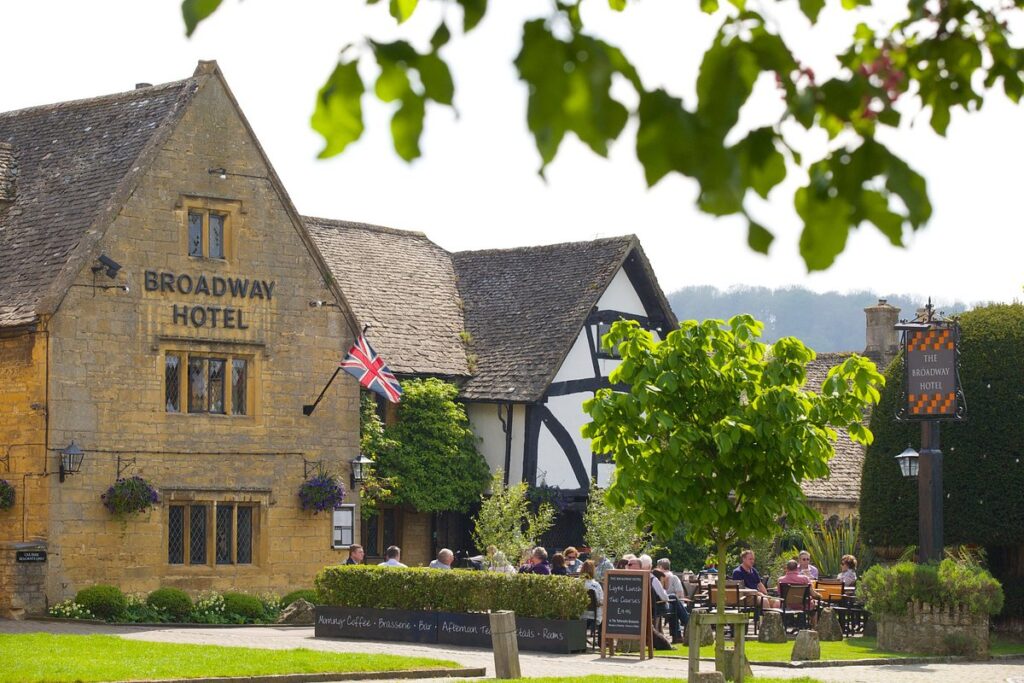 Stay at the Broadway Inn before you go on a Cotswolds guided tour