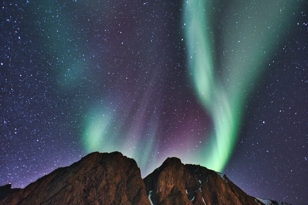 Spotting the northern lights in the skies 