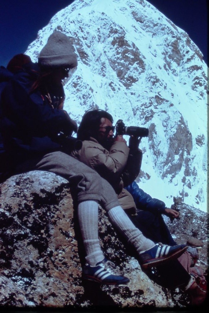 Laura, 26, dangling in the Himalayas on a break from her 30-day trek