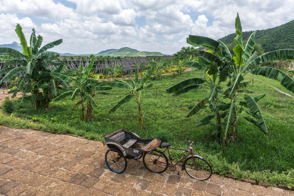 Cycling on charming Koh Dach island on a cultural discovery tour in Cambodia with MT Sobek