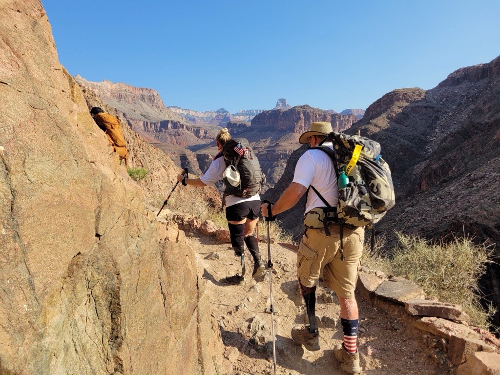 hiking rim to rim on grand canyon, arizona