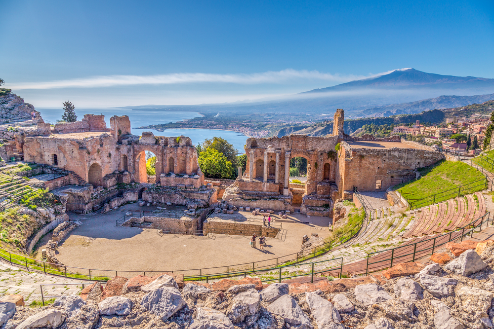 hiking in italy sicily