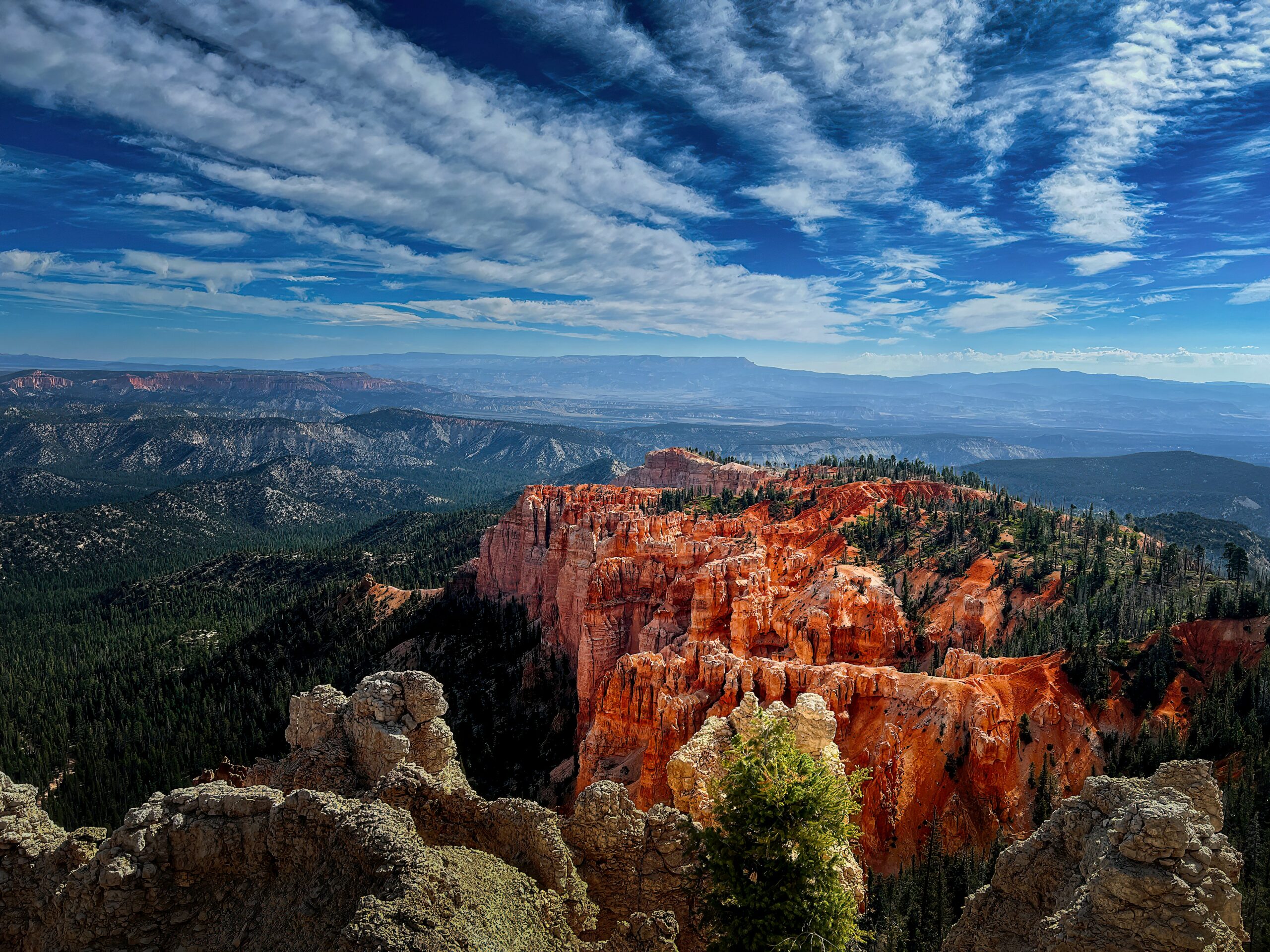 hiking the bristlecone trail in bryce canyon national park